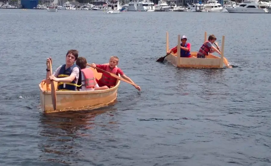 Rowboat on the harbor